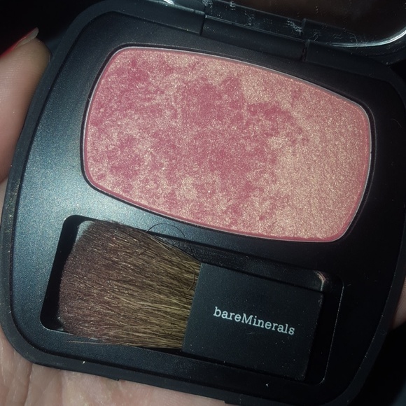 Blush - Picture 2 of 4